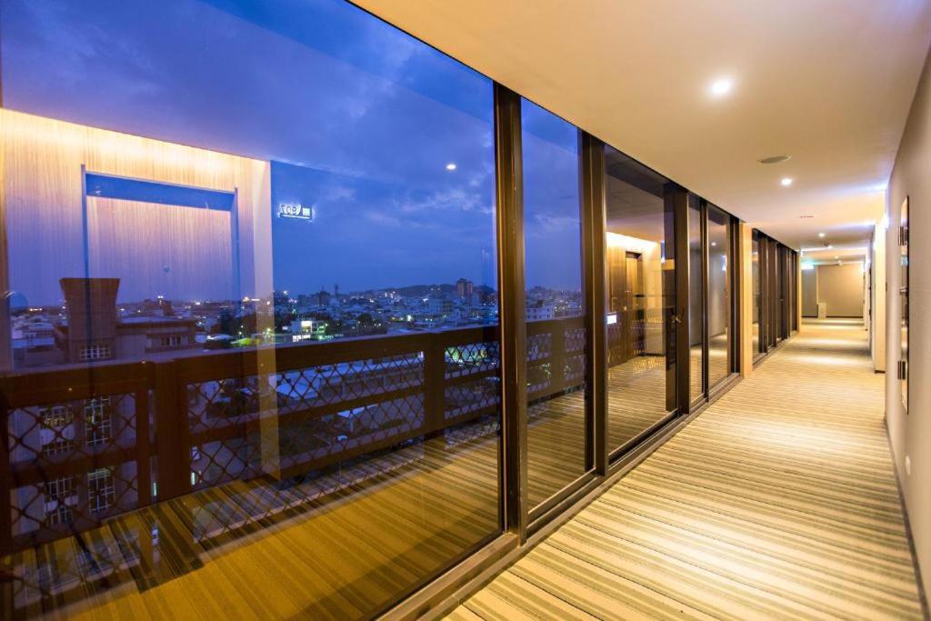 Kaishen Starlight Hotel T'ai-tung Esterno foto